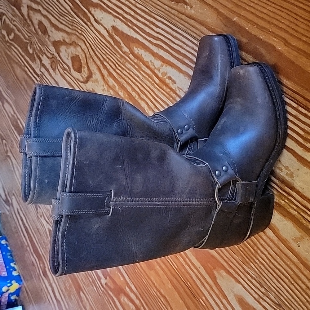 Frye, W 7.5, brown
